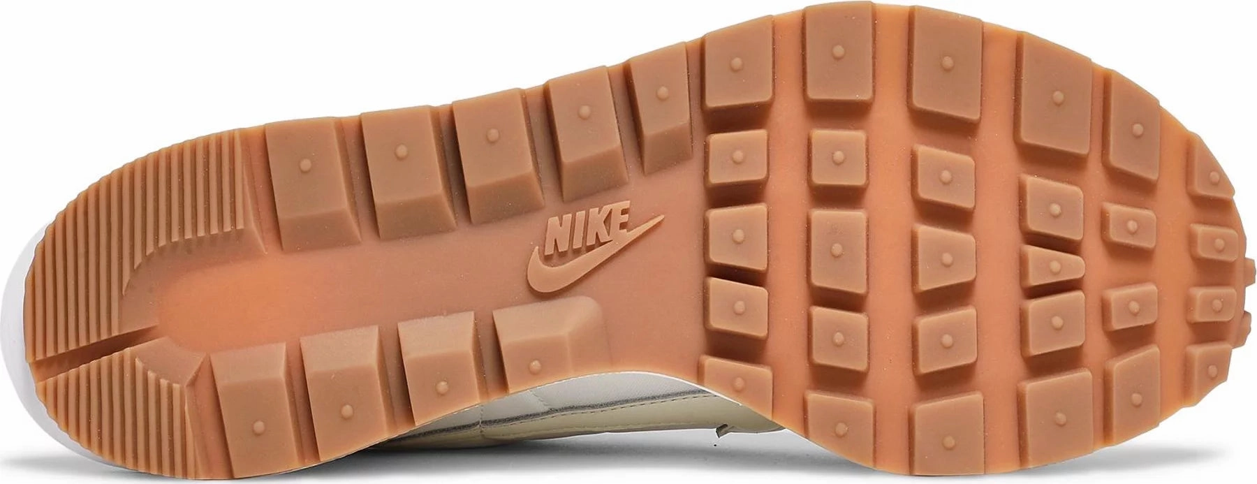 herringbone outsole running shoes carbon - fiber - feature shoes Nike Sacai VapourWaffle Sail Gum W