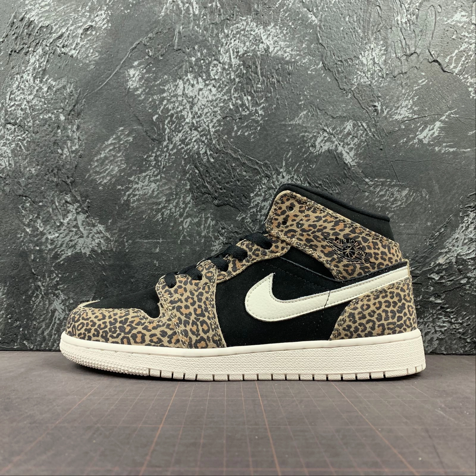 Casual Vibe Air Jordan 1 Mid GS SE Leopard Black Pale Ivory Desert Ore BQ6931-021