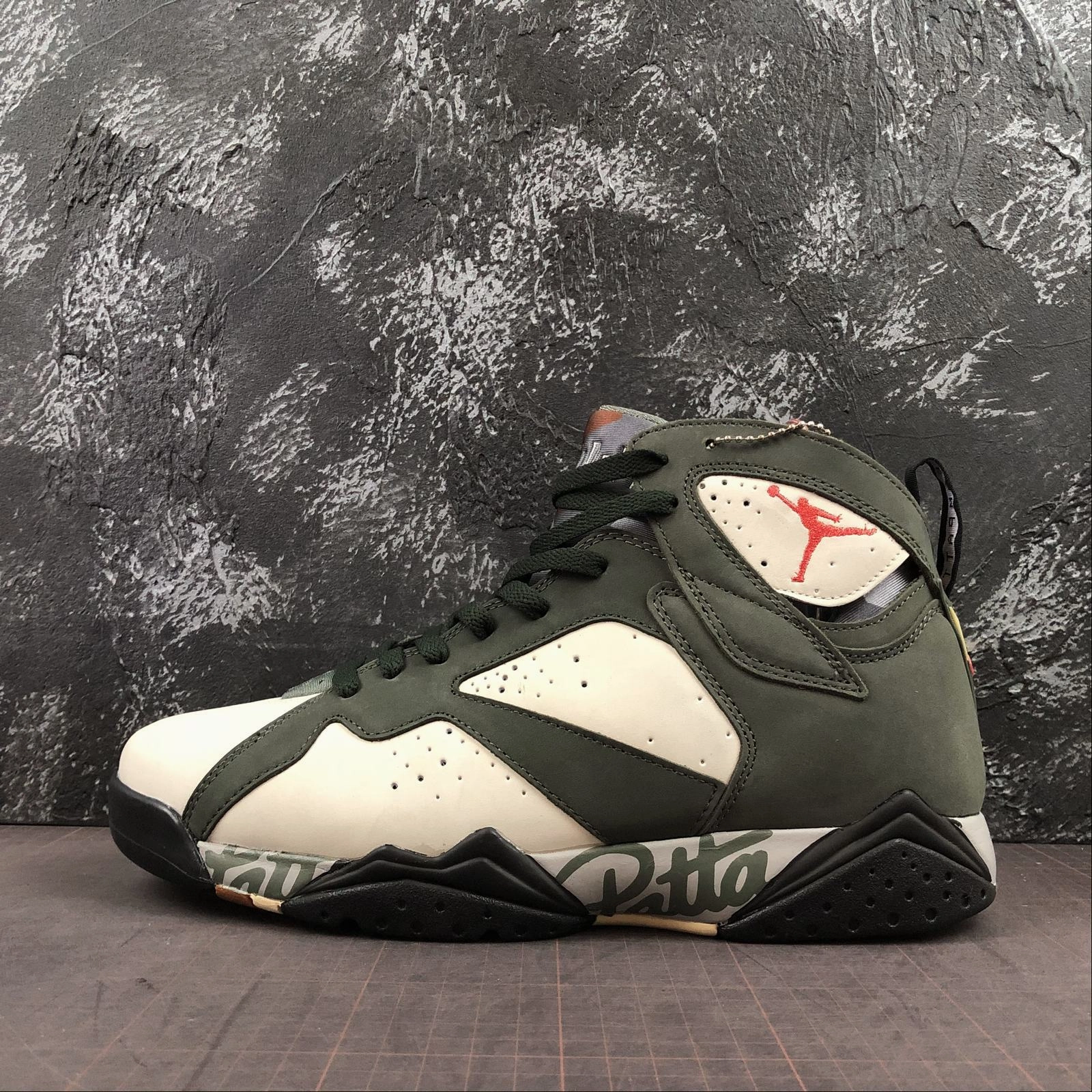 Multi Density Midsole Multi Layer Cushioning Air Jordan 7 Retro Patta