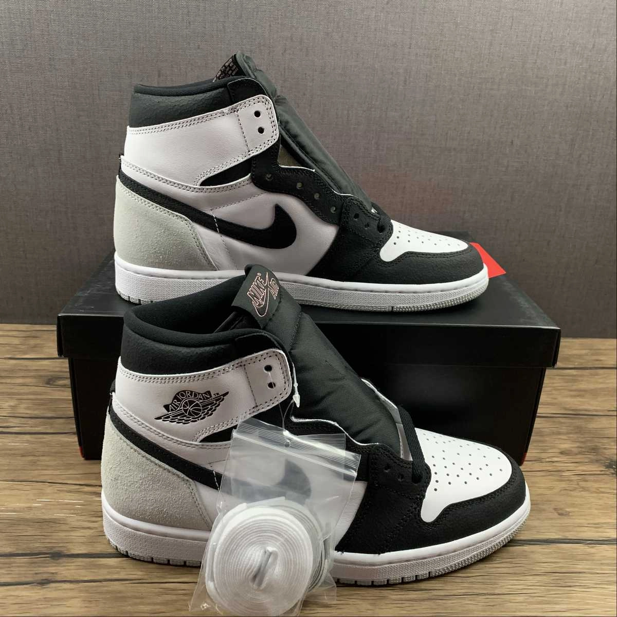 Air Jordan 1 Retro High OG Black White Grey (2021) 555088-108 Sports use