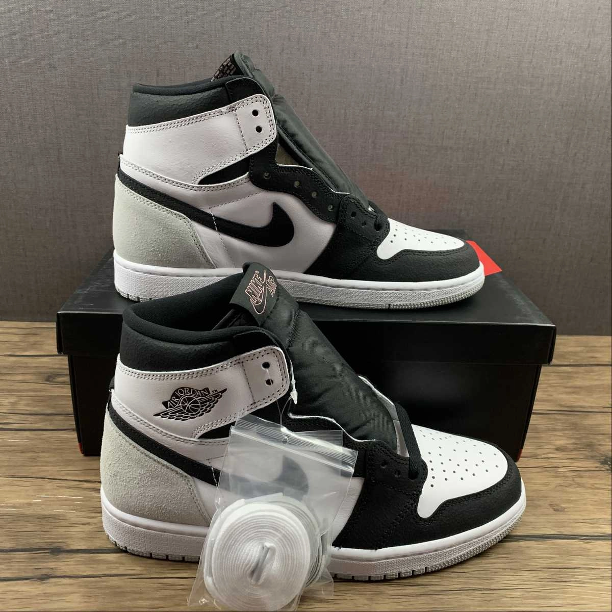 Air Jordan 1 Retro High OG Black White Grey (2021) 555088-108 Everyday Casual Mid Top
