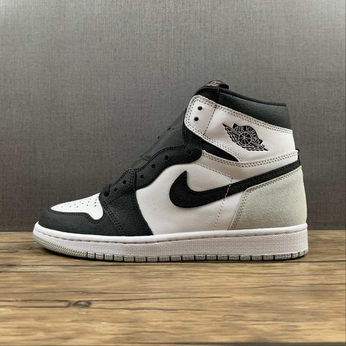 Air Jordan 1 Retro High OG Black White Grey (2021) 555088-108 Cushioned Midsole Design