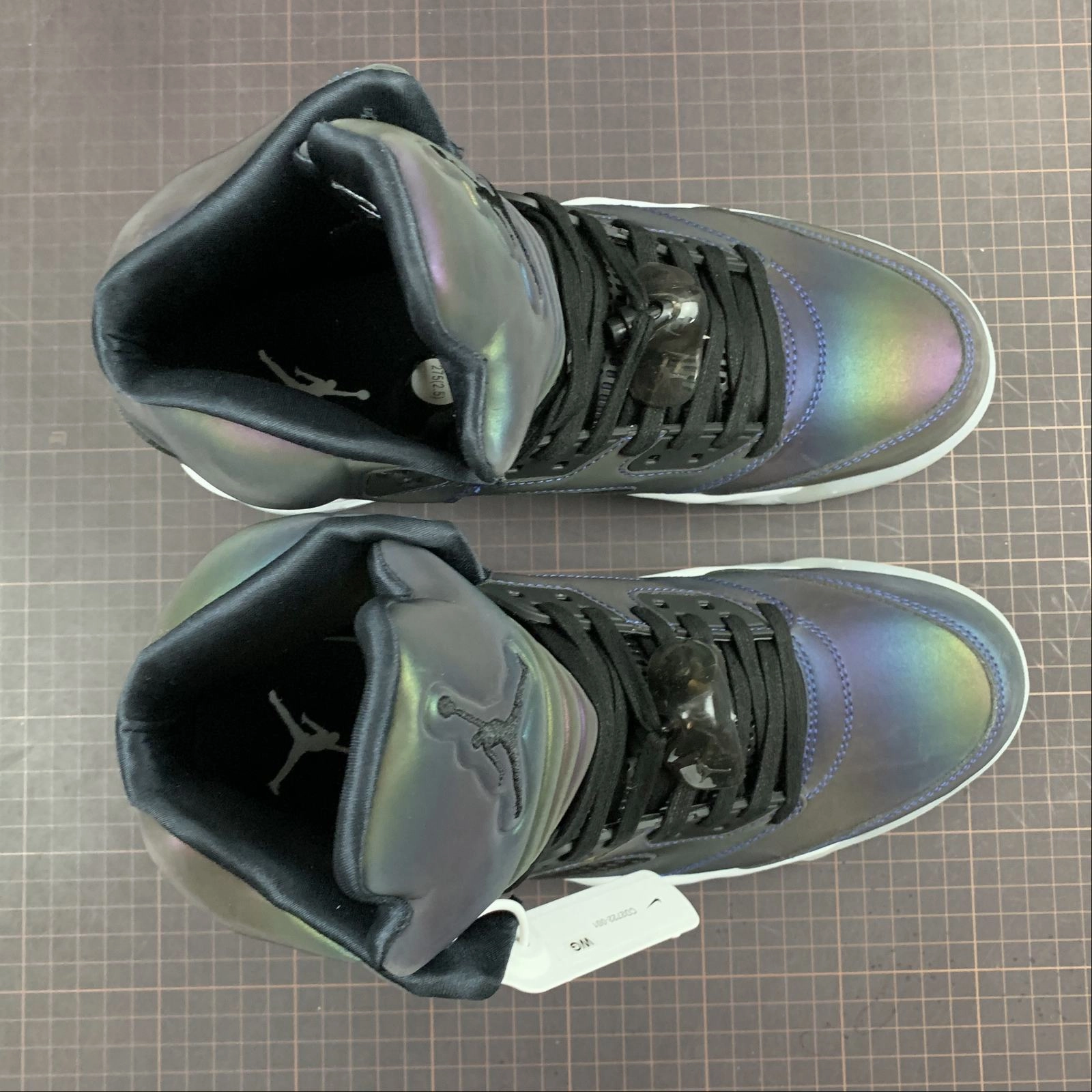 Air Jordan 5 Retro Oil Grey Black White CD2722-001 temperature regulation