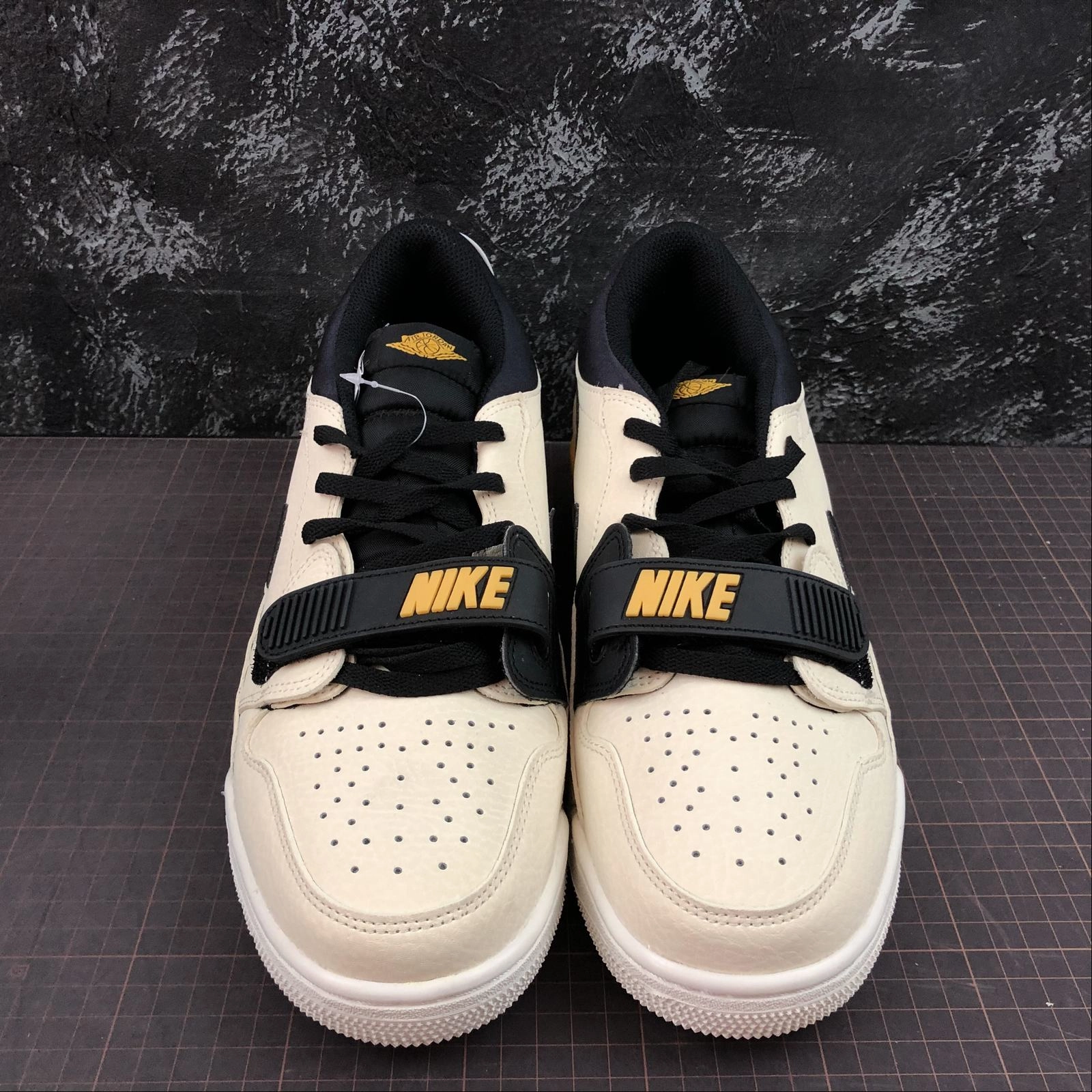 Air Jordan Legacy 312 Low Pale Vanilla University Gold CD7069-200 Hexagonal Traction Nodes