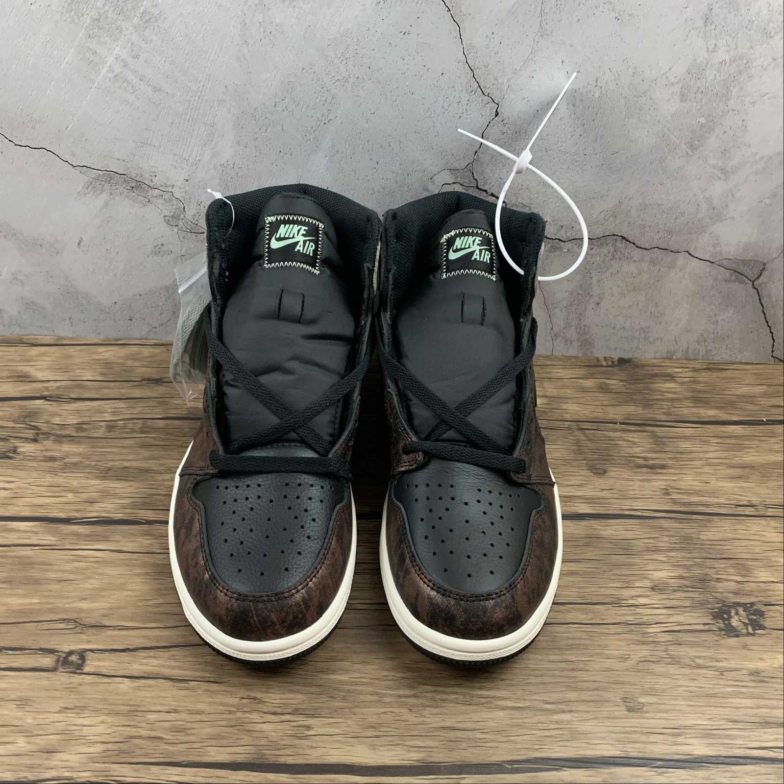 Air Jordan 1 Retro High OG Bronze Chamaleon (2021) 555088-033 Sneakers Memory Foam Lining