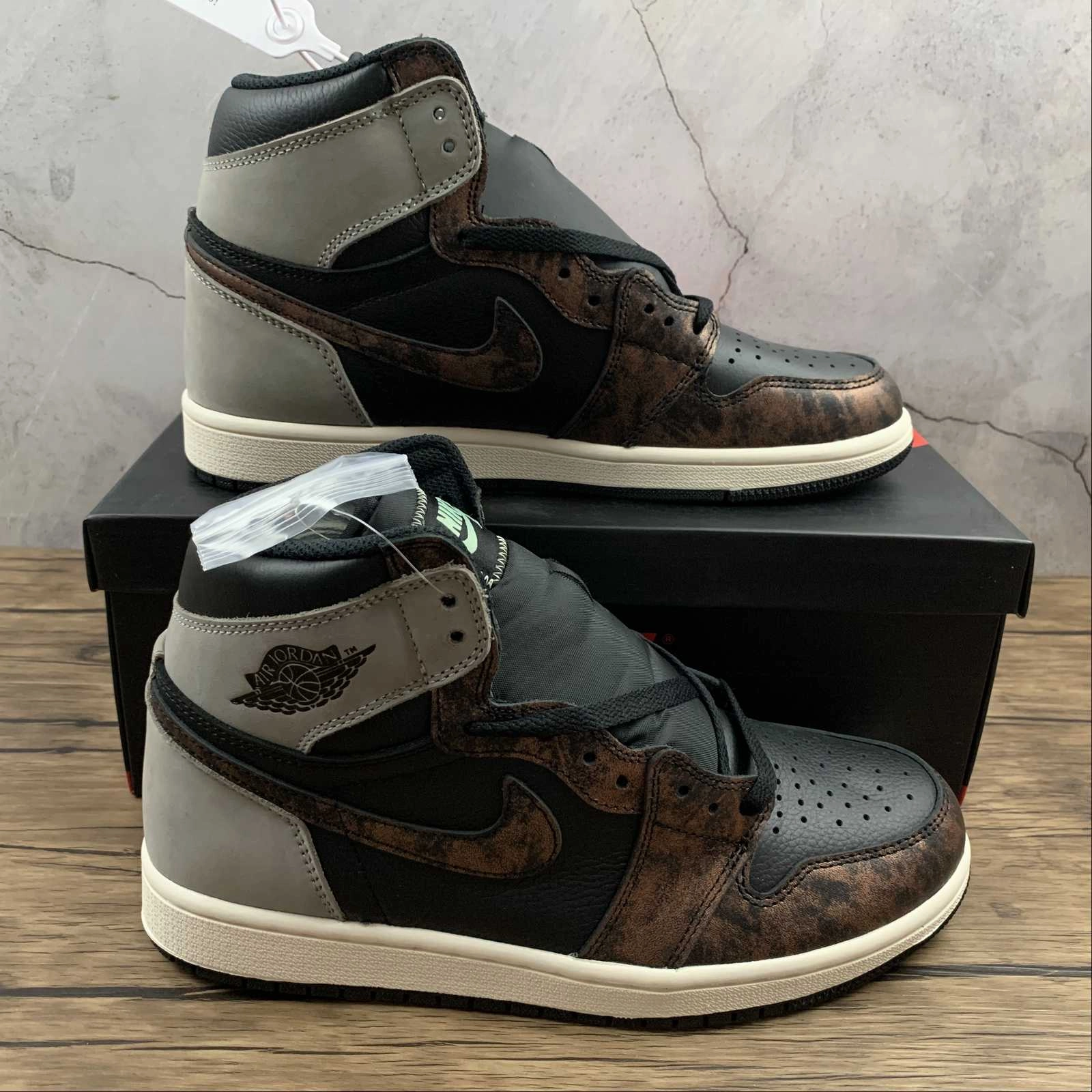 Air Jordan 1 Retro High OG Bronze Chamaleon (2021) 555088-033 Style Boost