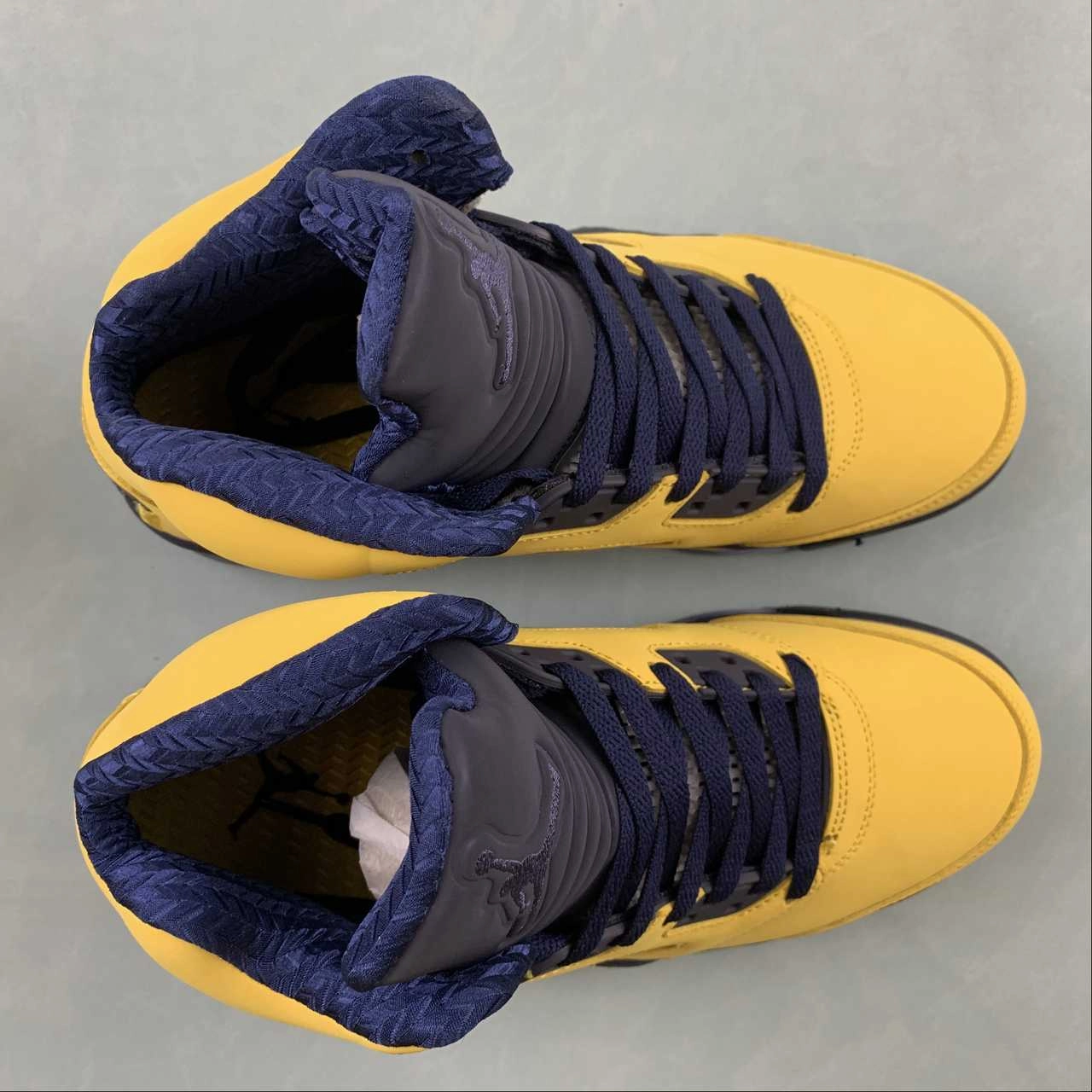 Air Jordan 5 Retro SE Amarillo College CQ9541-704 Anatomical Heel Shape