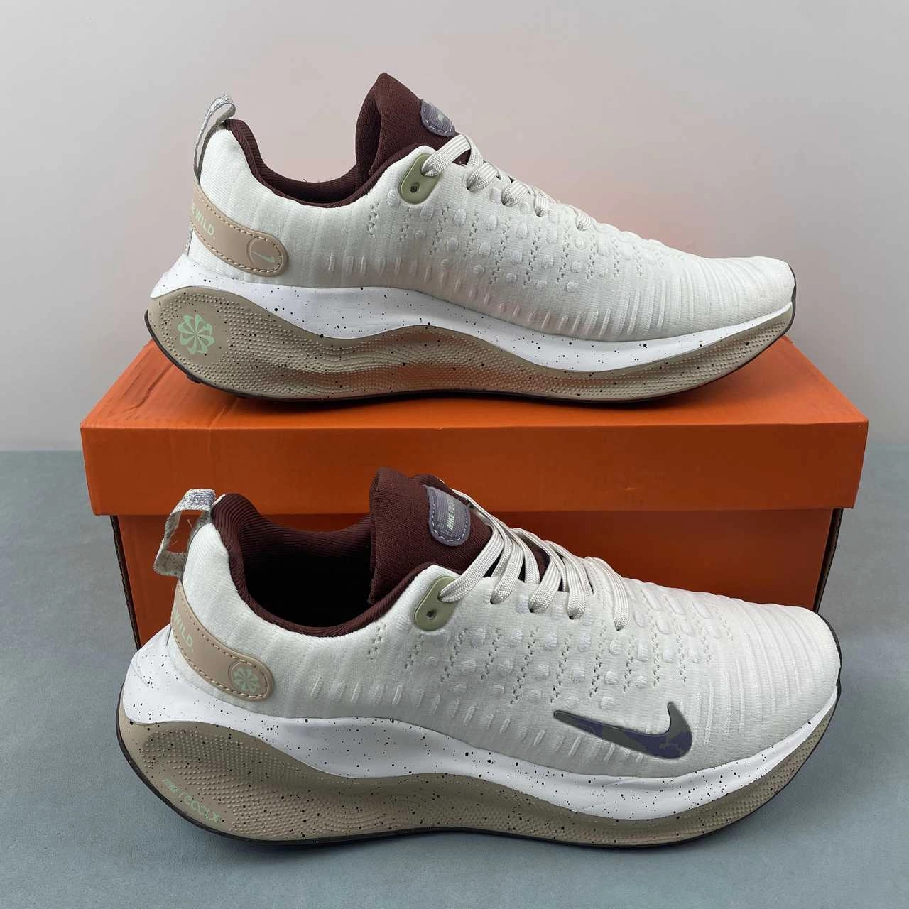 running on flat terrain shoes running in a fixed bridge area shoes Nike ReactX Infinity Run 4 Sail Gray Red Tan HF5710-101