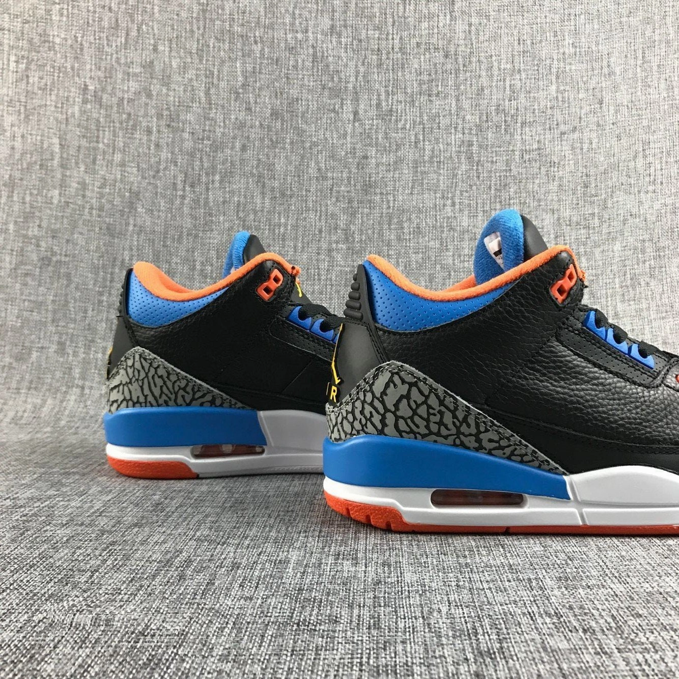 Air Jordan 3 Retro OKC Knicks 136064-027 Short Trip Run Light
