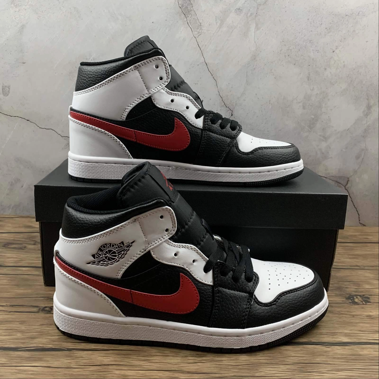 Comfort Lining Stability frame Air Jordan 1 Mid Red Shadow (2021) 554725-075