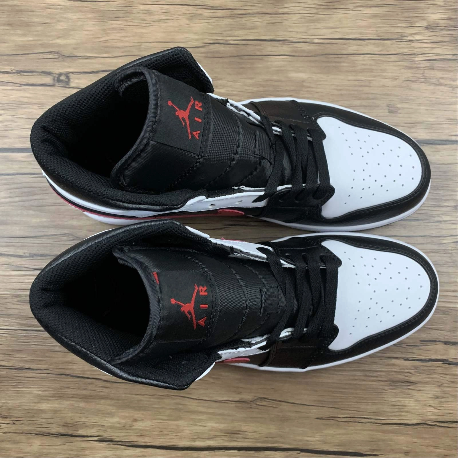 Air Jordan 1 Mid Red Shadow (2021) 554725-075 Streetwear Distinctive materials