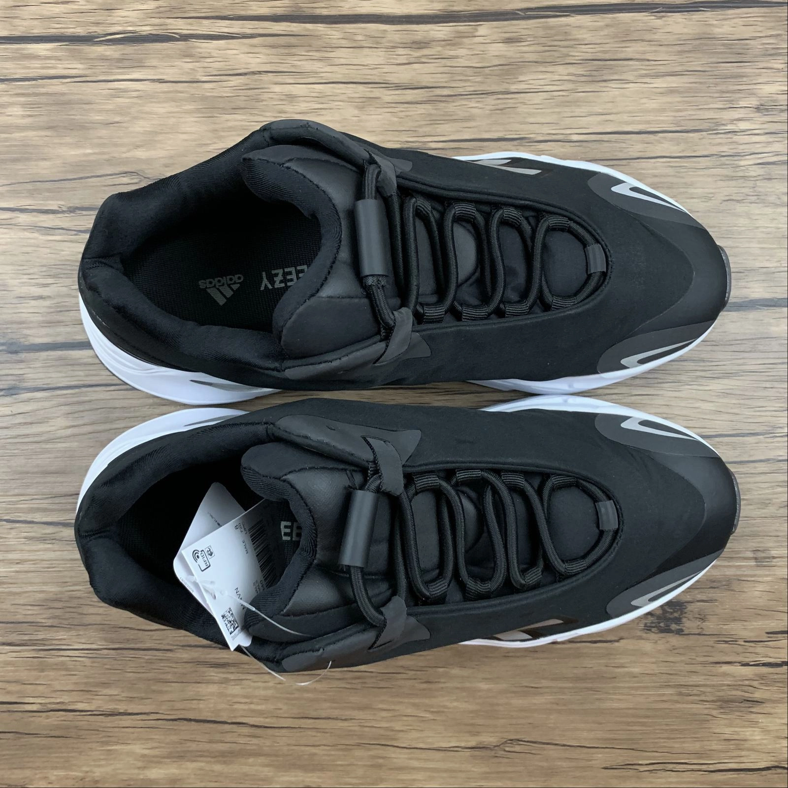running for fitness shoes Adidas Yeezy Boost 700 MNVN Black White FV4445