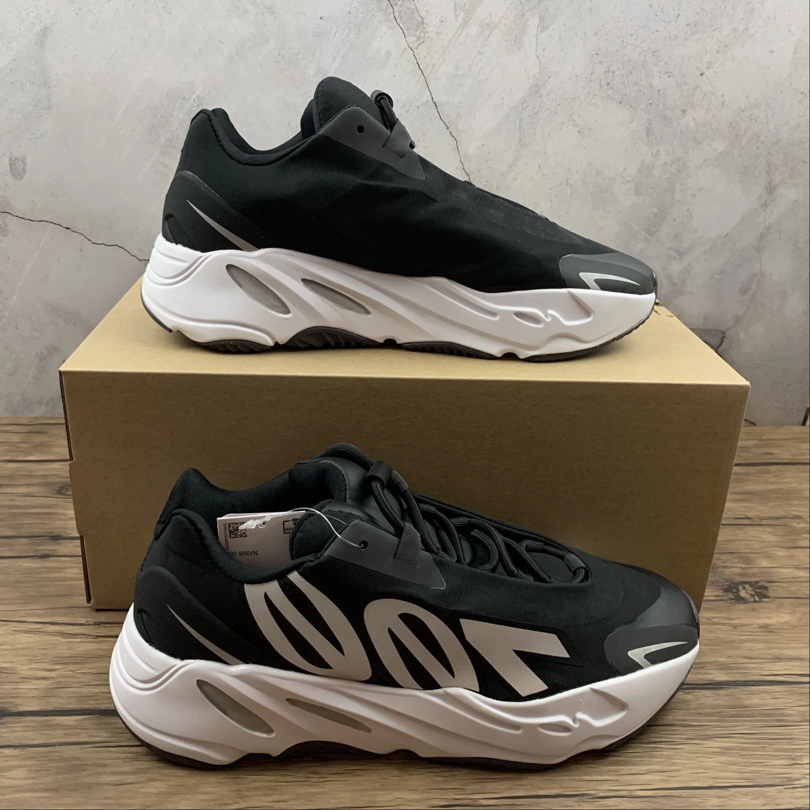 Social Sharing Agility - improving Adidas Yeezy Boost 700 MNVN Black White FV4445