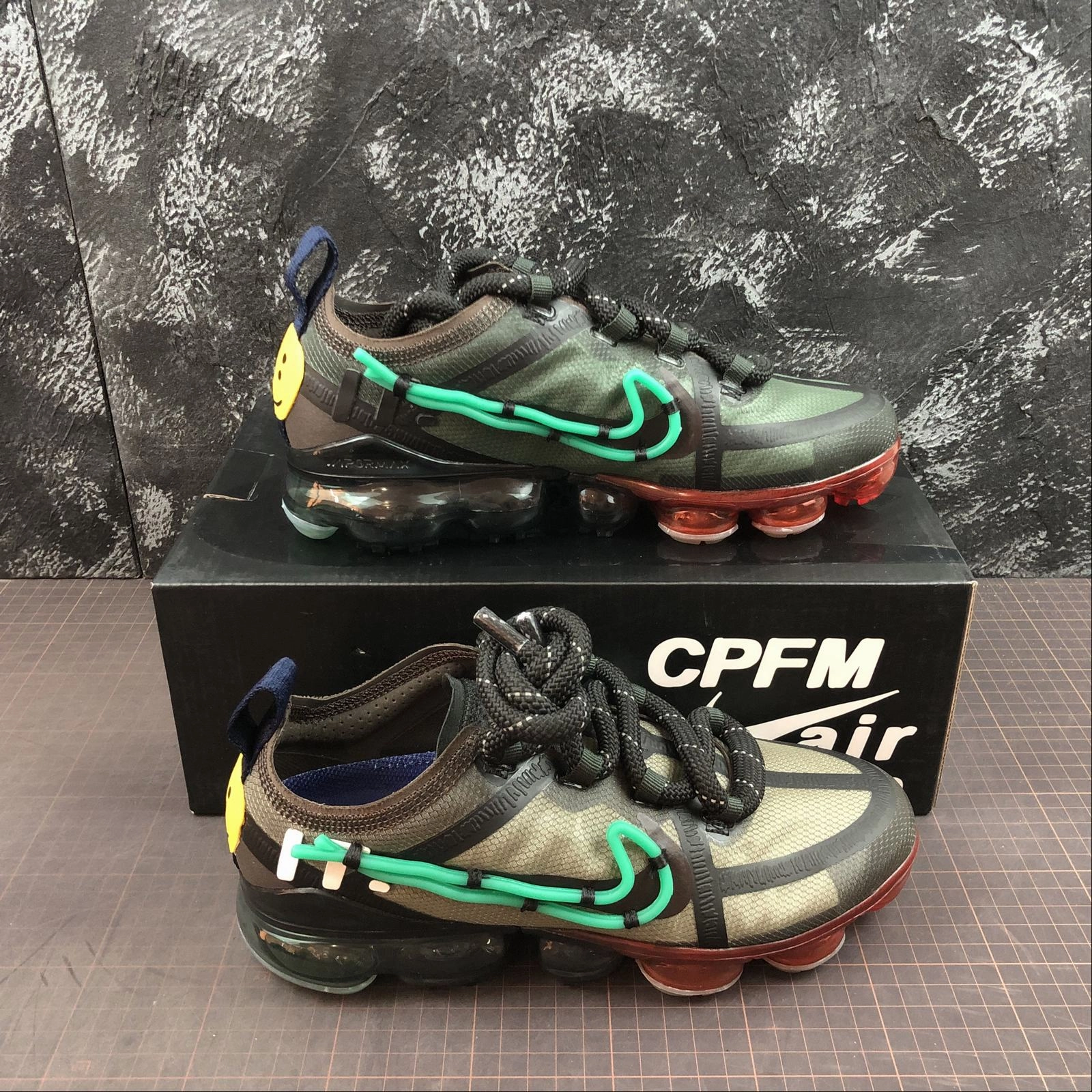 Air VaporMax 2019 Cactus Plant Flea Market CD7001-300 Iconic silhouette Leather Upper