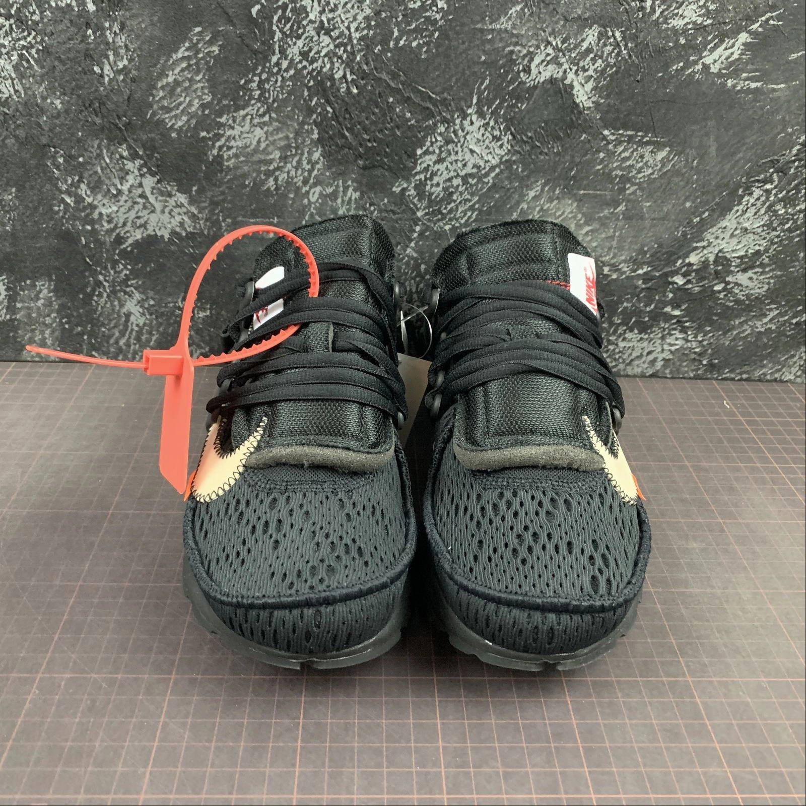 knee - high running wear Air Presto x Off-White Black White-Cone AA3830-002