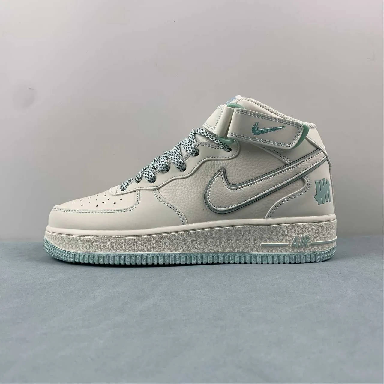 Plan Hike Undefeated x Air Force 1 07 Mid Light Blue White GB5969-002
