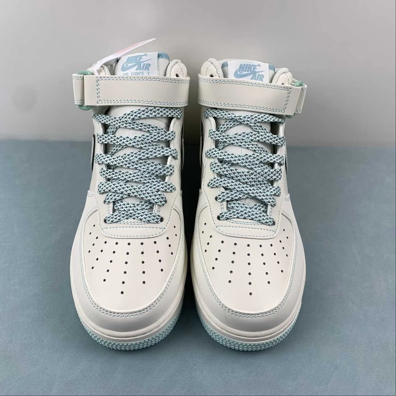 Durable Feel Subtle Edge Undefeated x Air Force 1 07 Mid Light Blue White GB5969-002