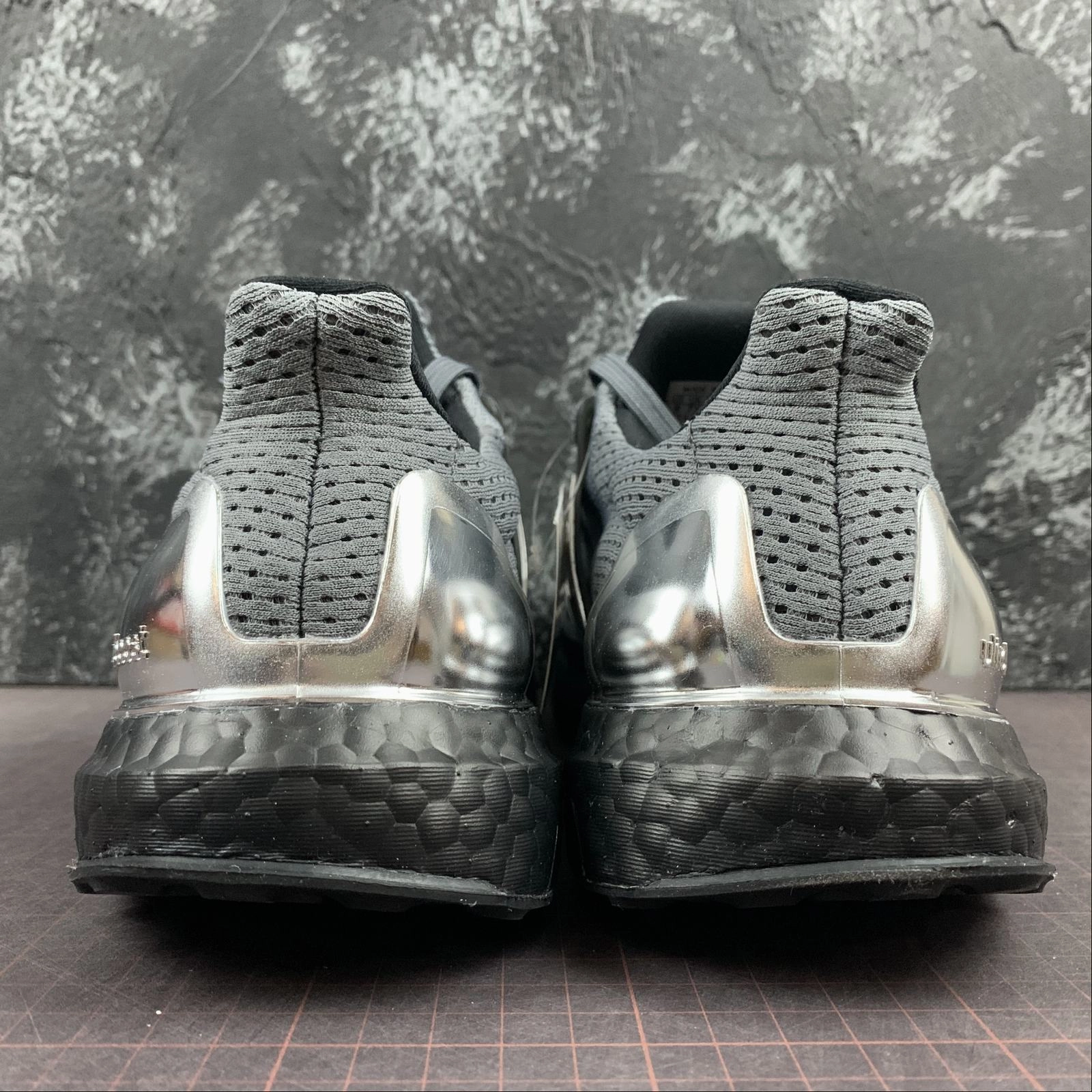 Stability Post Secure fit Adidas UltraBoost 2.0 Grey Silver