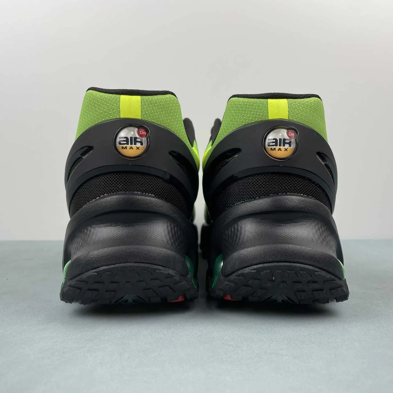 Zero-gravity foam Air Max Dn8 Black Green FQ7860-007