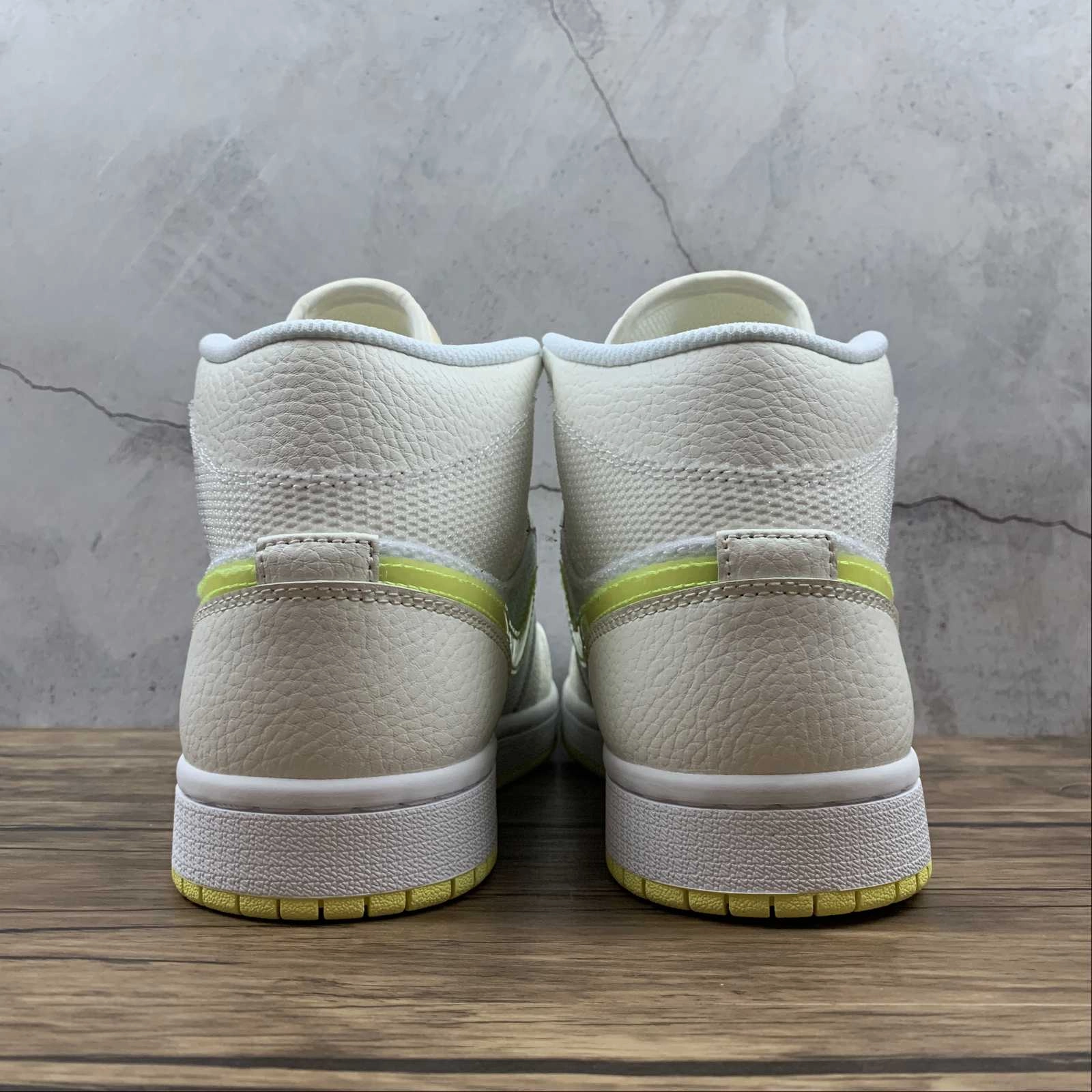 CrossTraining Molded Heel Cup Air Jordan 1 Mid SE Sail Lt Vltge Ylw ll-White (2021) DB2822-107