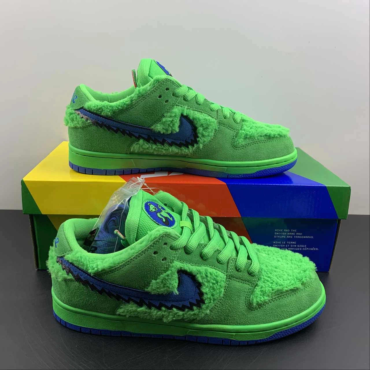 Motion Control Frame Innovation SB Dunk Low PRO QS Green Spark Soar