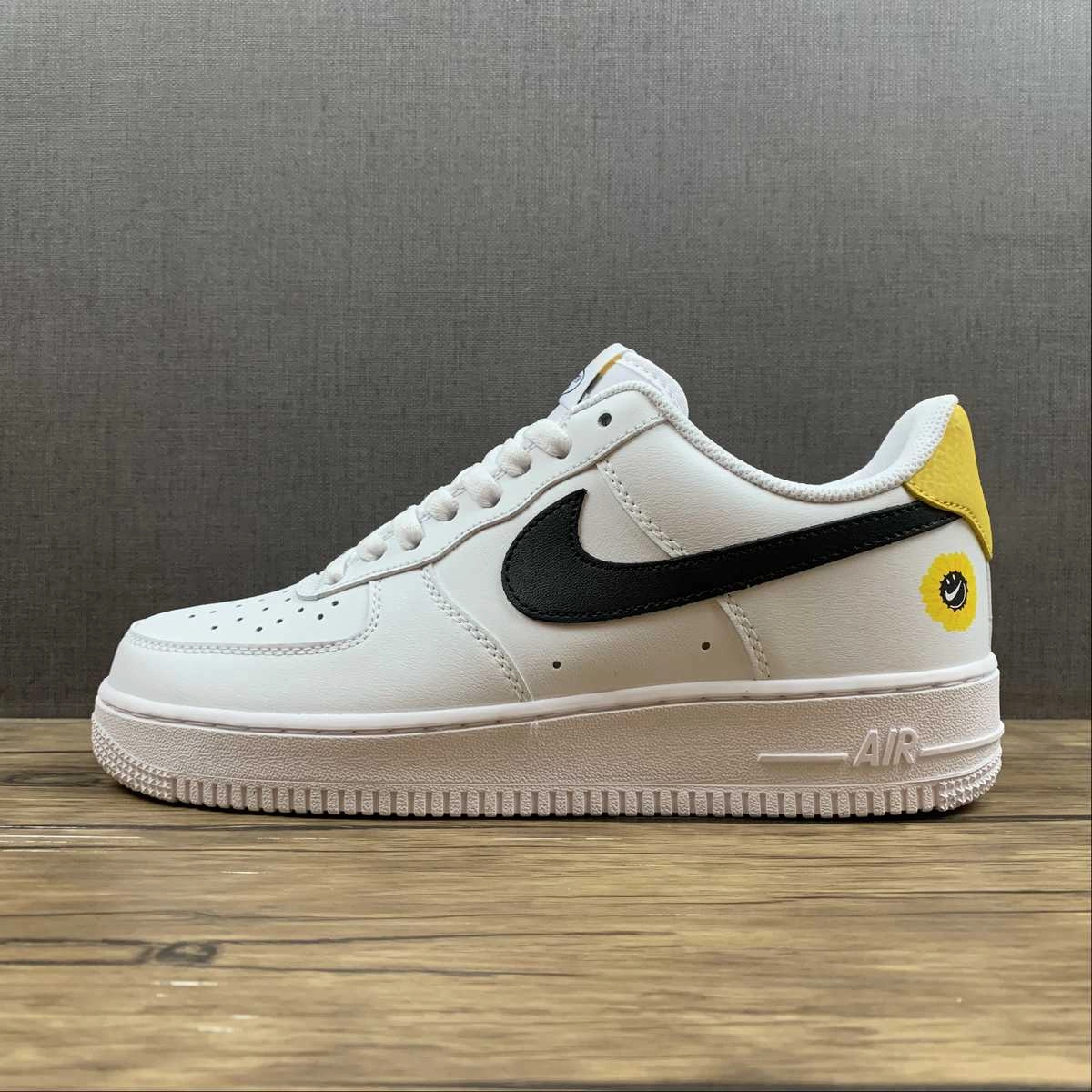 Flexible   strap Weekend Chill Air Force 1 07 LV8 2 White Black-Orange DM0118-100