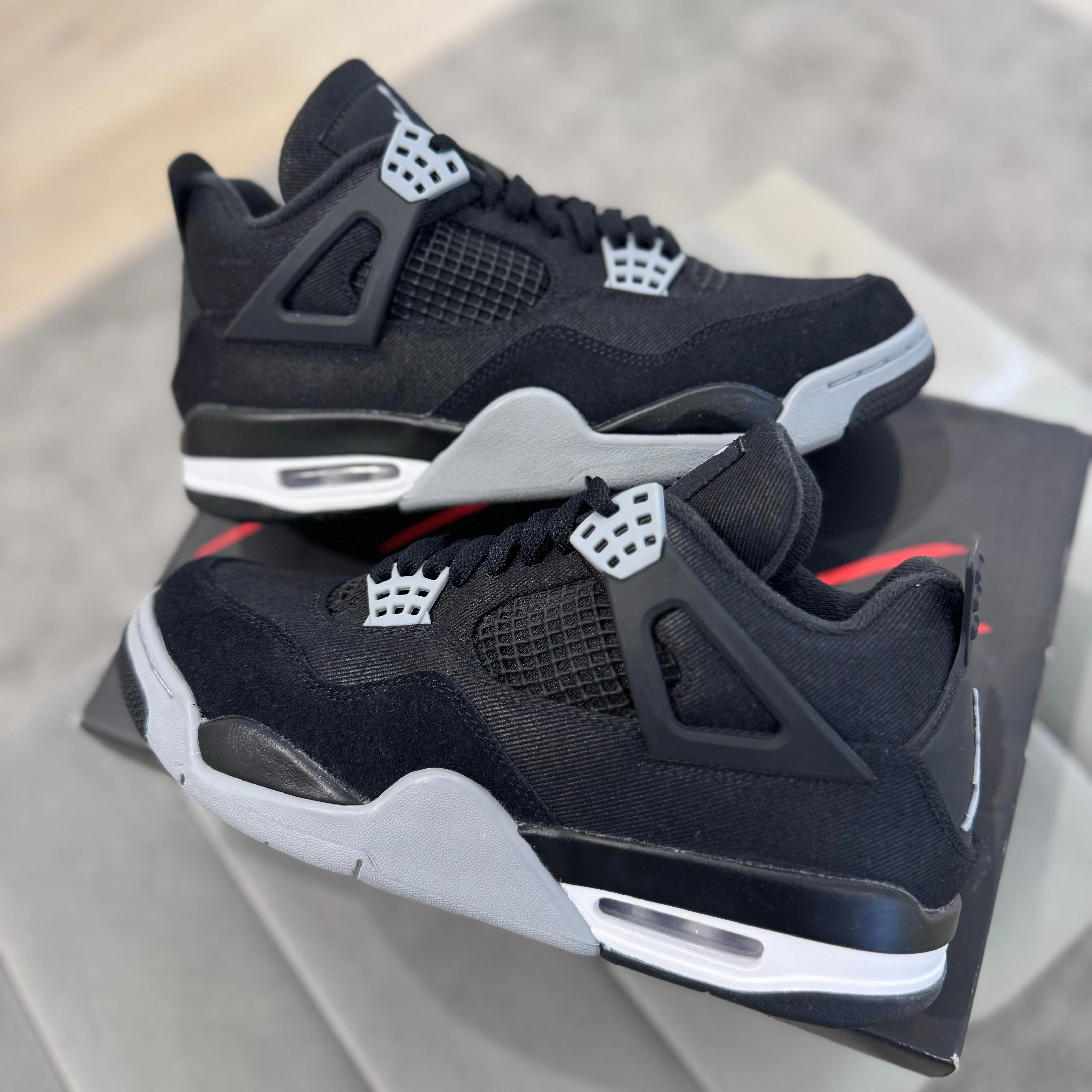 Training Mode Versatile Usage JORDAN 4 'BLACK CANVAS'