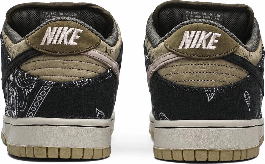 wide - fit spaciousness Nike Dunk Low SB x Travis Scott
