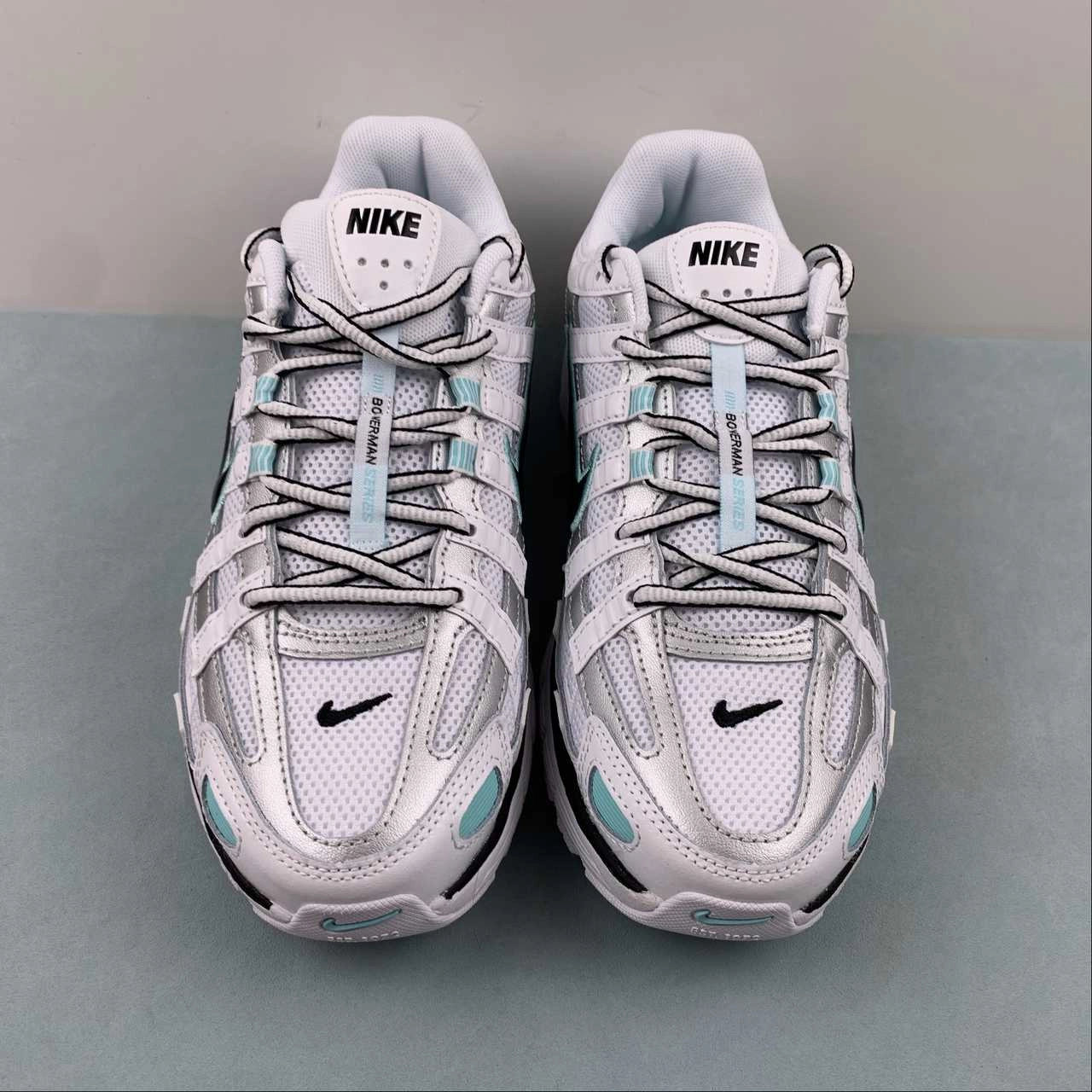 Stitchless seams lower the risk of foot irritation Comfort Motion Nike P-6000 Light Aqua BV1021-104