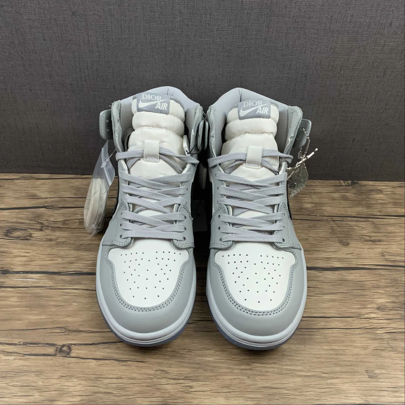 Power Balance Zero Gravity Cushioning Air Jordan 1 Retro High OG Dior Beige White 555088-029