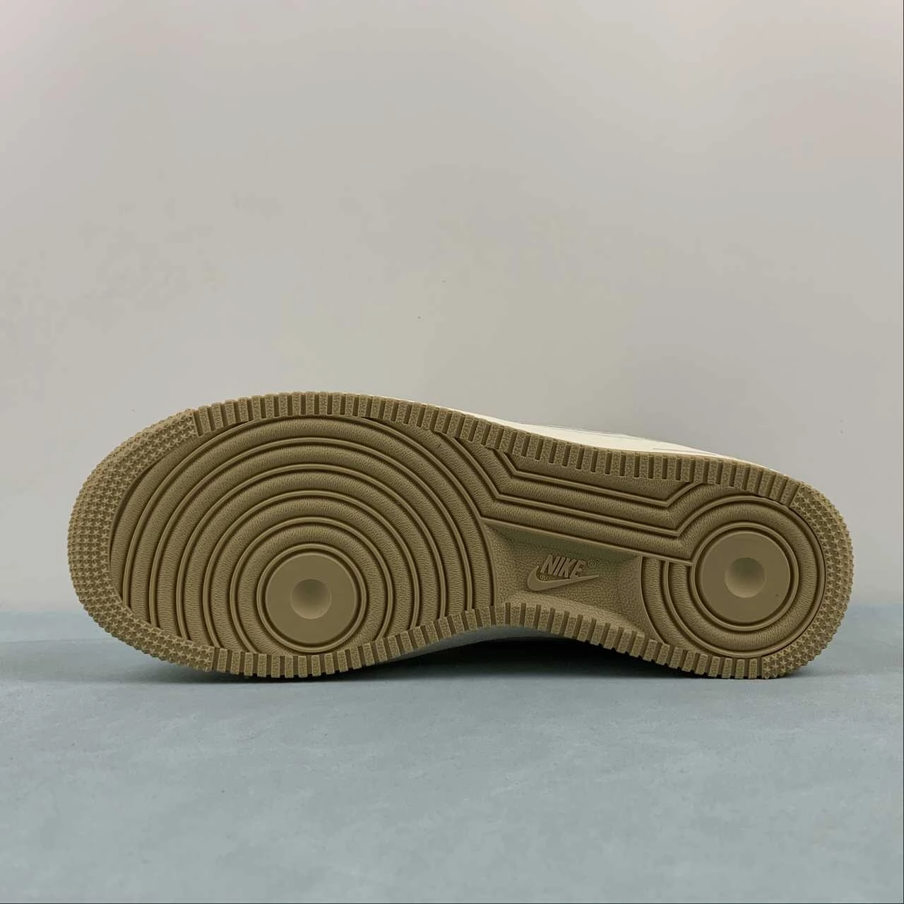 Slim Build Air Force 1 07 Low Khaki Off White GL6835-002