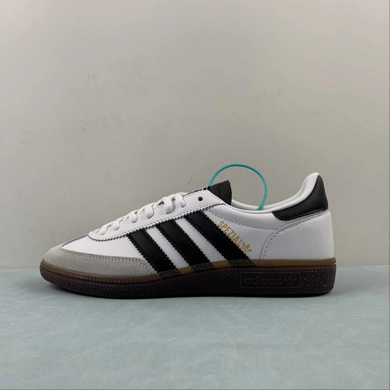 Outdoor - exercise pronated foot shoe correction Adidas Handball Spezial White Core Black Gum IE3403