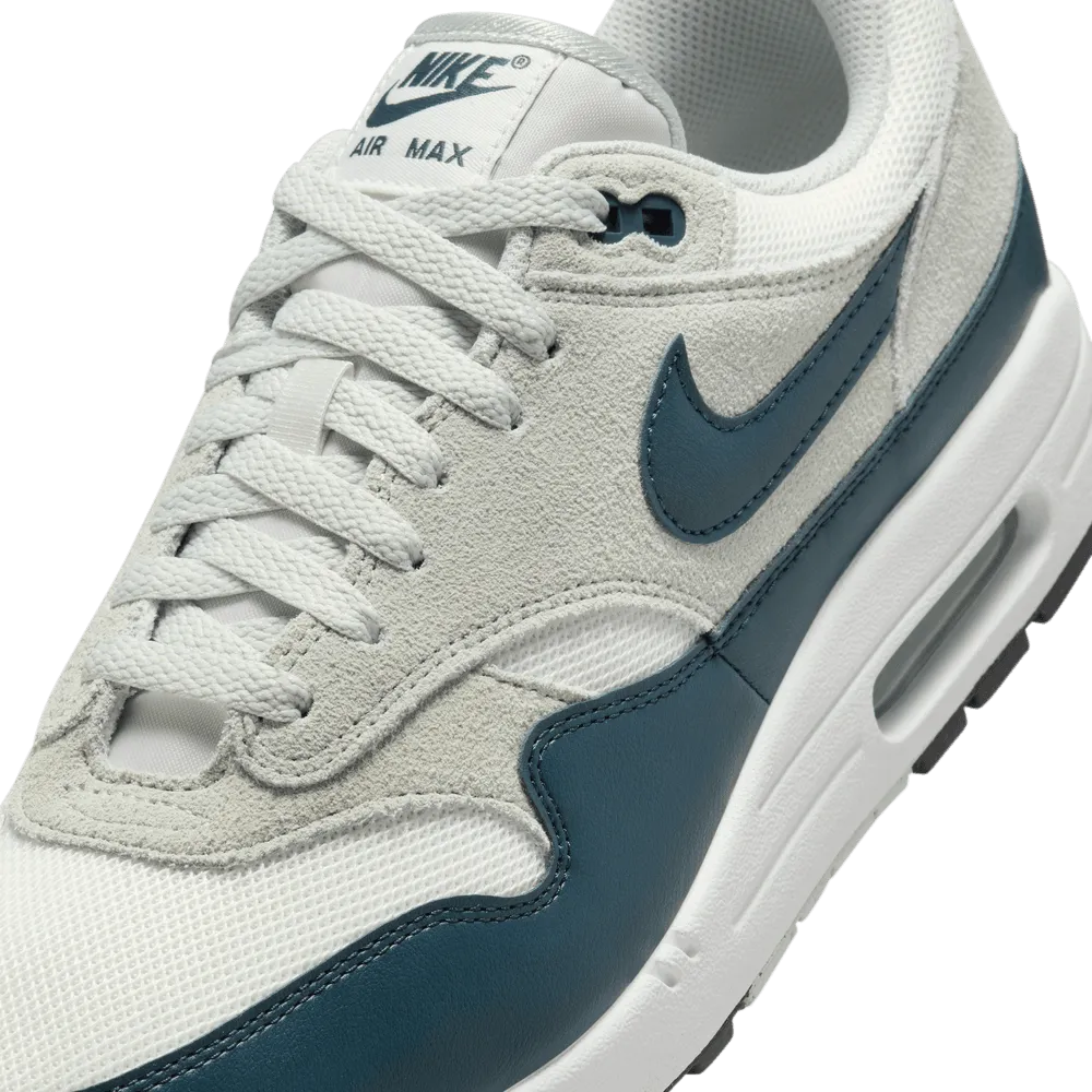 running with a watch sports lovers' desire Nike Air Max 1 Essential Summit White Armory Navy