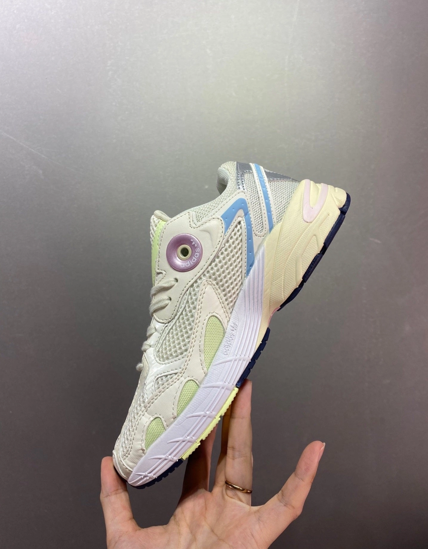 Adidas Astir Off White Clear Sky GZ4331 running shoes for unisex youth