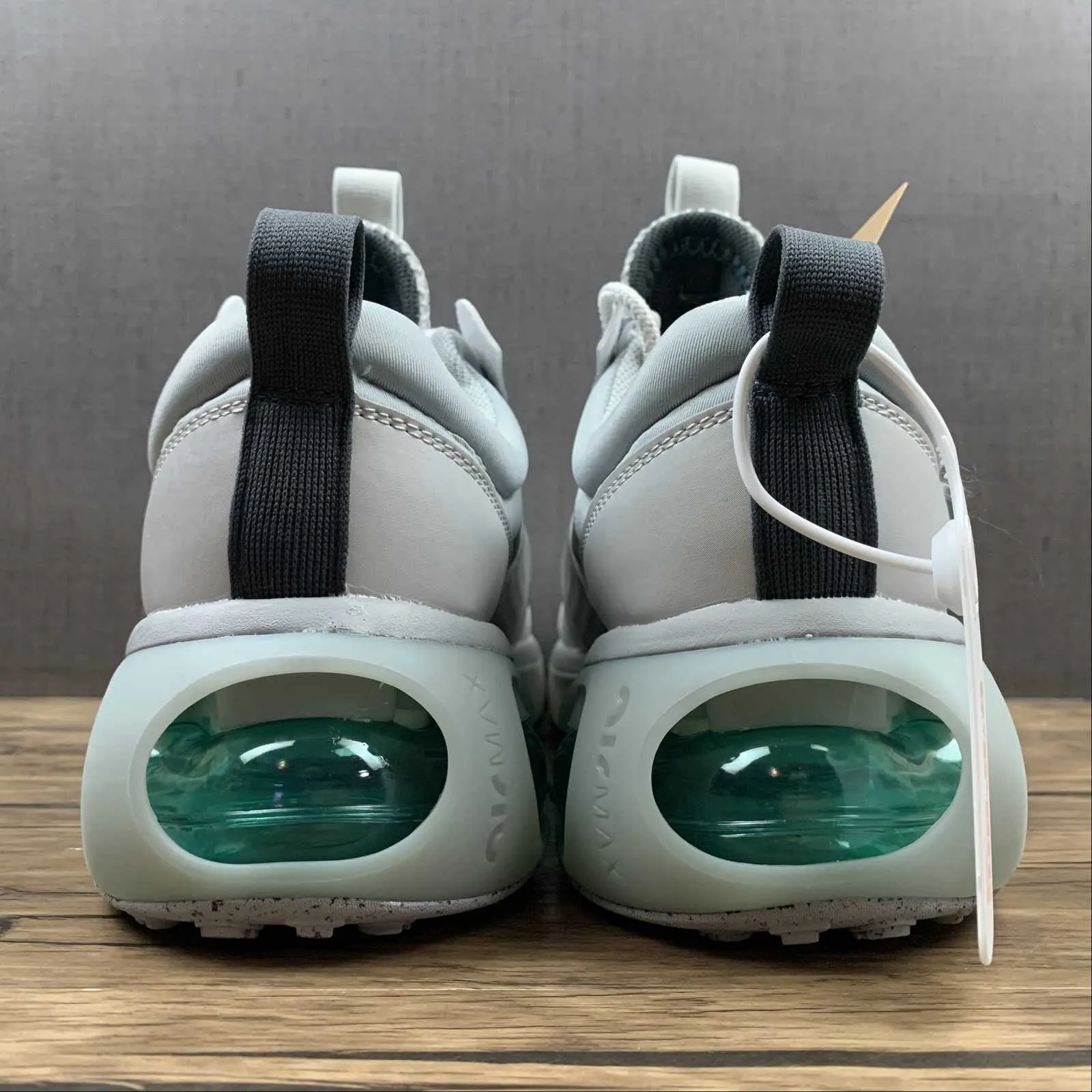 color - coordinated shoes Air Max 2021 Photon Dust Clear Emerald Grey Fog Summit White DA1925-003