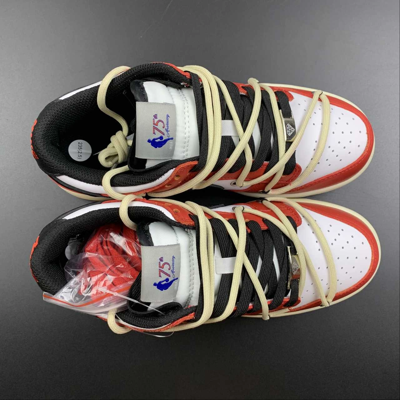 Balanced Build Foot Cushion SB Dunk Low Chicago Bulls Deconstructed DD3363-100