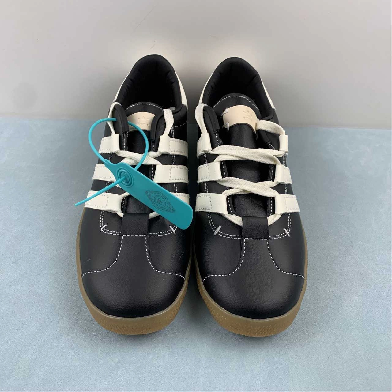 breath easy Tunnel Step Adidas Gazelle Foot Industry Black Cream ID3517