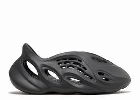 Yeezy Foam RNNR Onyx Walk Comfort