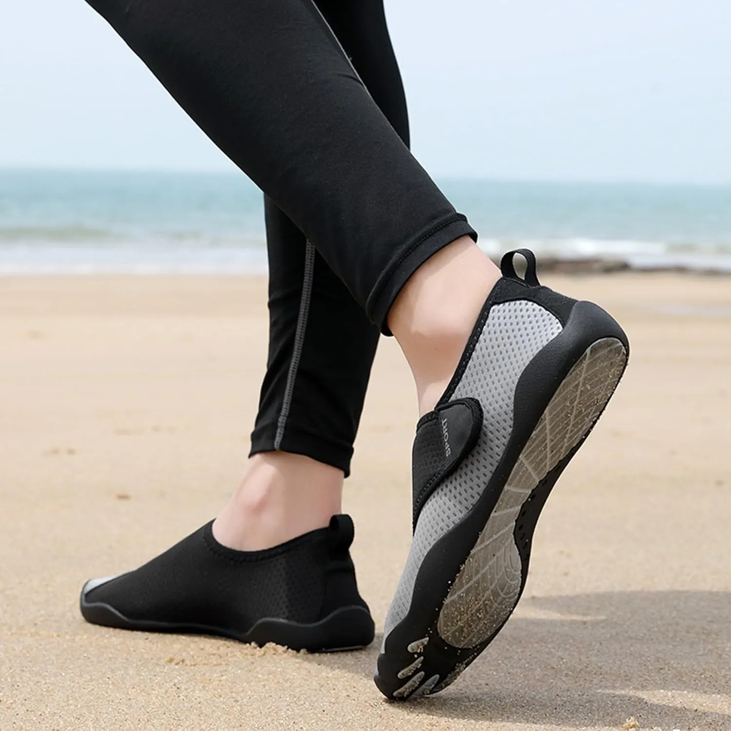 Lightweight Walking Shoes River Tracing Shoes for Women Breathable Swimming Diving Shoes Wading Five Women's