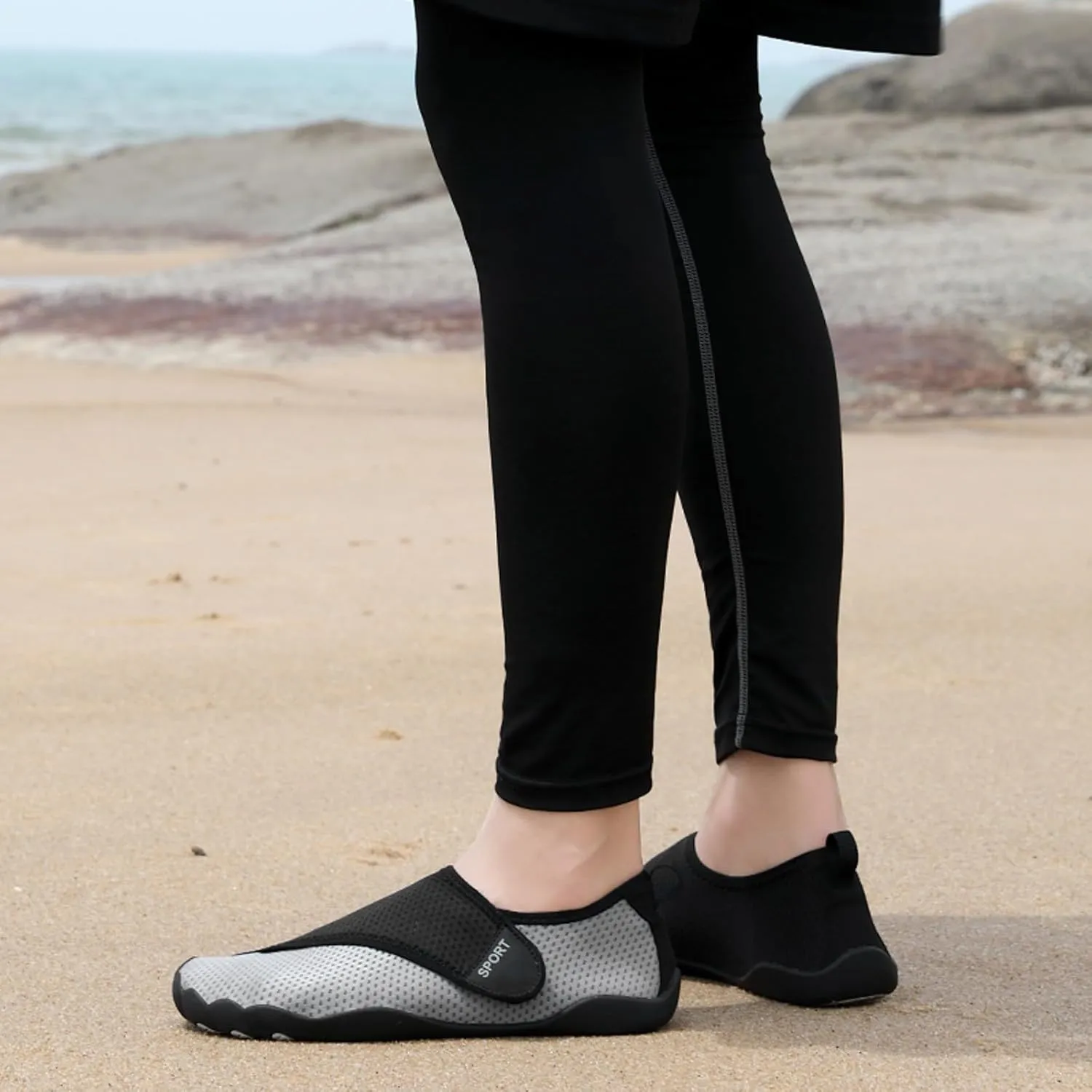 Lightweight Walking Shoes River Tracing Shoes for Women Breathable Swimming Diving Shoes Wading Five Women's
