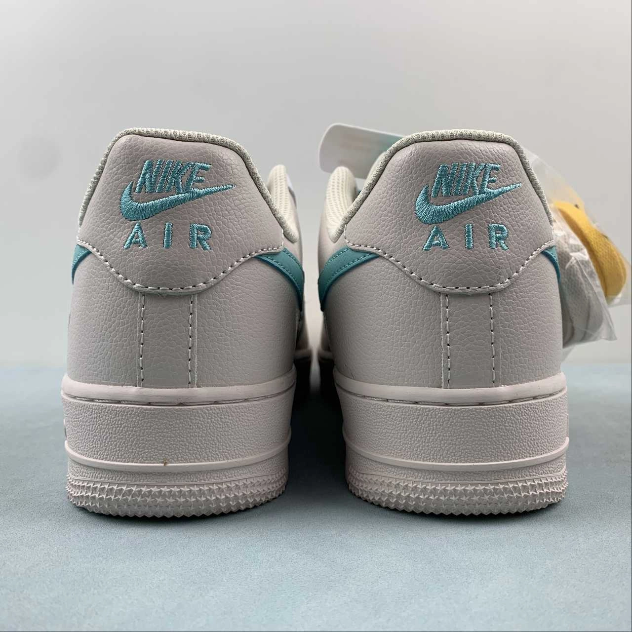 Comfortable Outsole City Daily Tiffany & Co. x Air Force 1 07 Low SP Friends and Family Off-White DZ1382-211