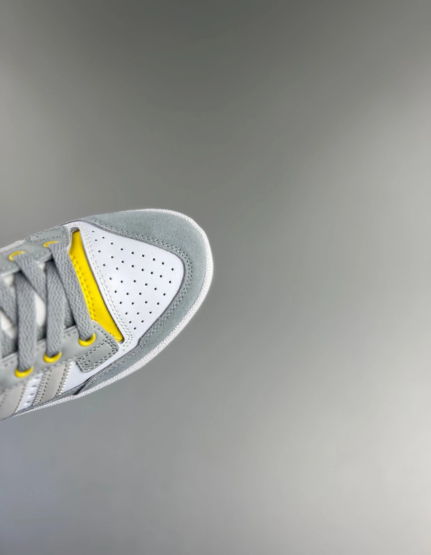 cross - country versatility Adidas Centennial 85 Low ??Grey Yellow?? IE2370