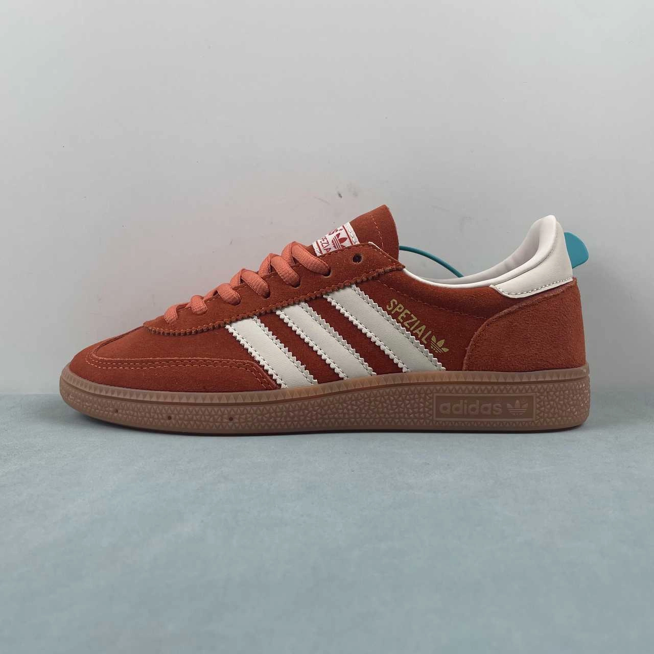 rocky terrain Walk Comfort Adidas Handball Spezial Aged Red IG6191