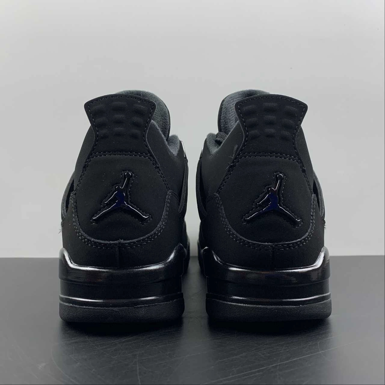 Air Jordan 4 Retro Gs Black Cat 2020 Light Graphite Black 408452-010 Grip Tread Pattern High Traction Tread