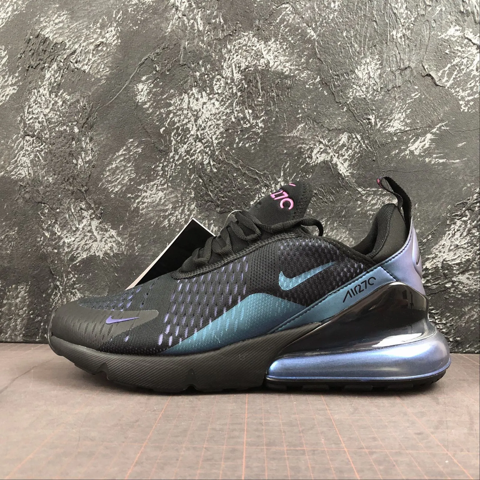 running in an estuary area shoes Air Max 270 Chameleon AH5080-020