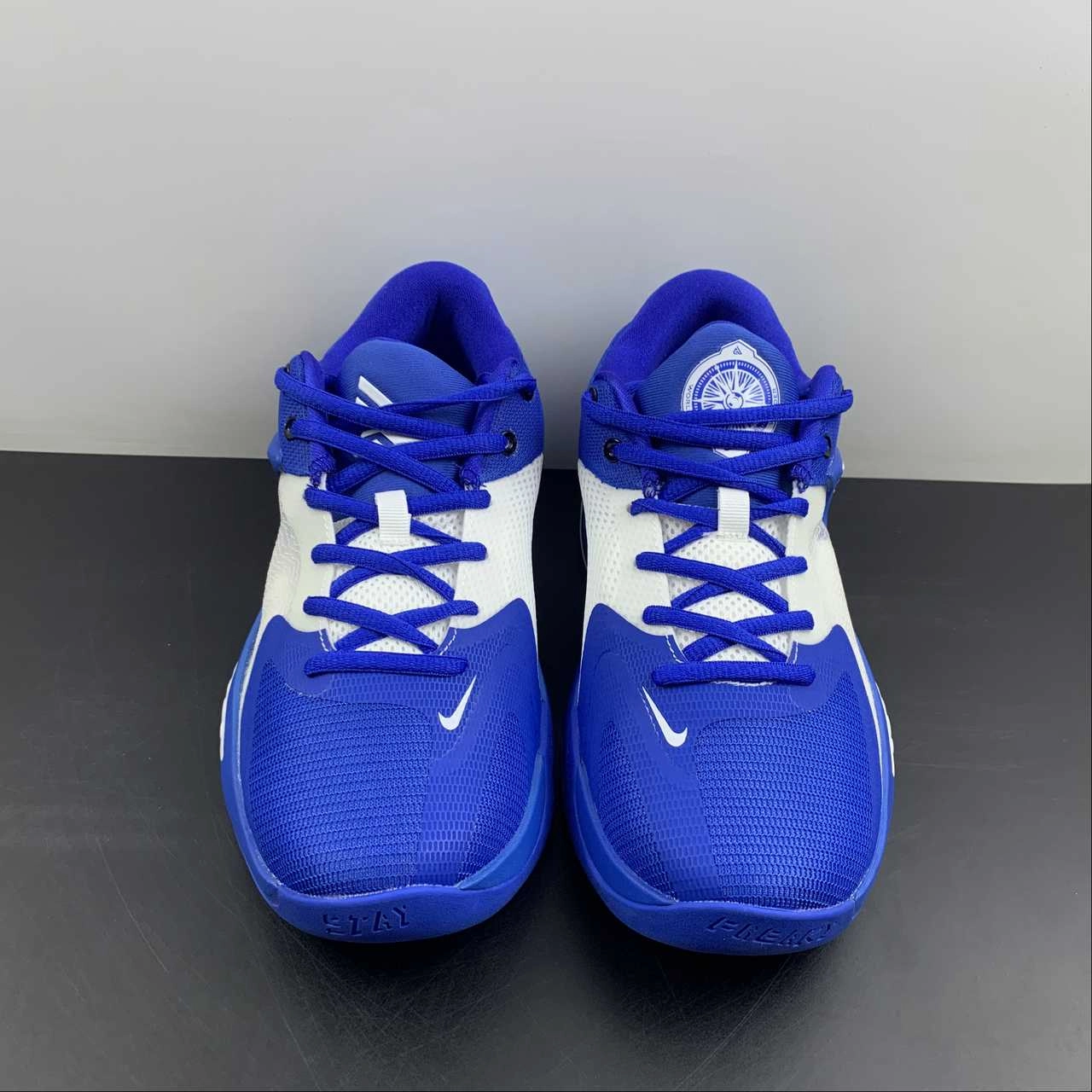 Collar design minimizes pressure around the ankle Zoom Freak 4 EP Loyal Blue White DJ6149-400