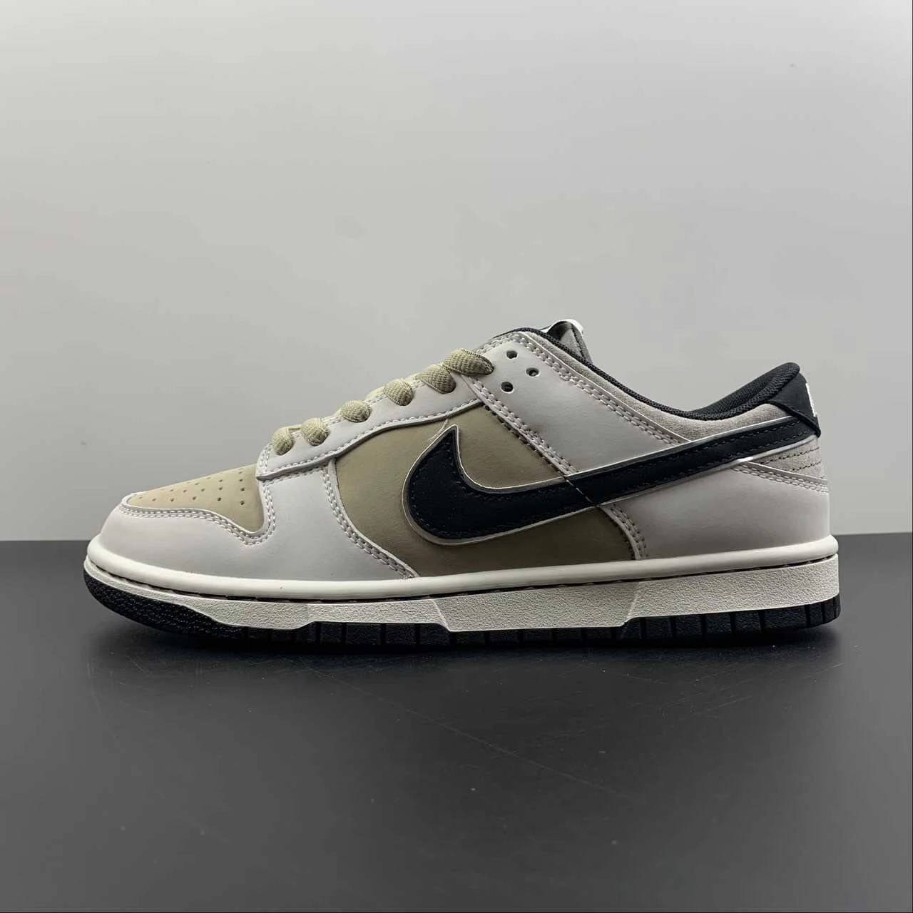 Otomo Katsuhiro x SB Dunk Low Steamboy OST Khaki Black LF0039-037 Mid Foot Lockdown