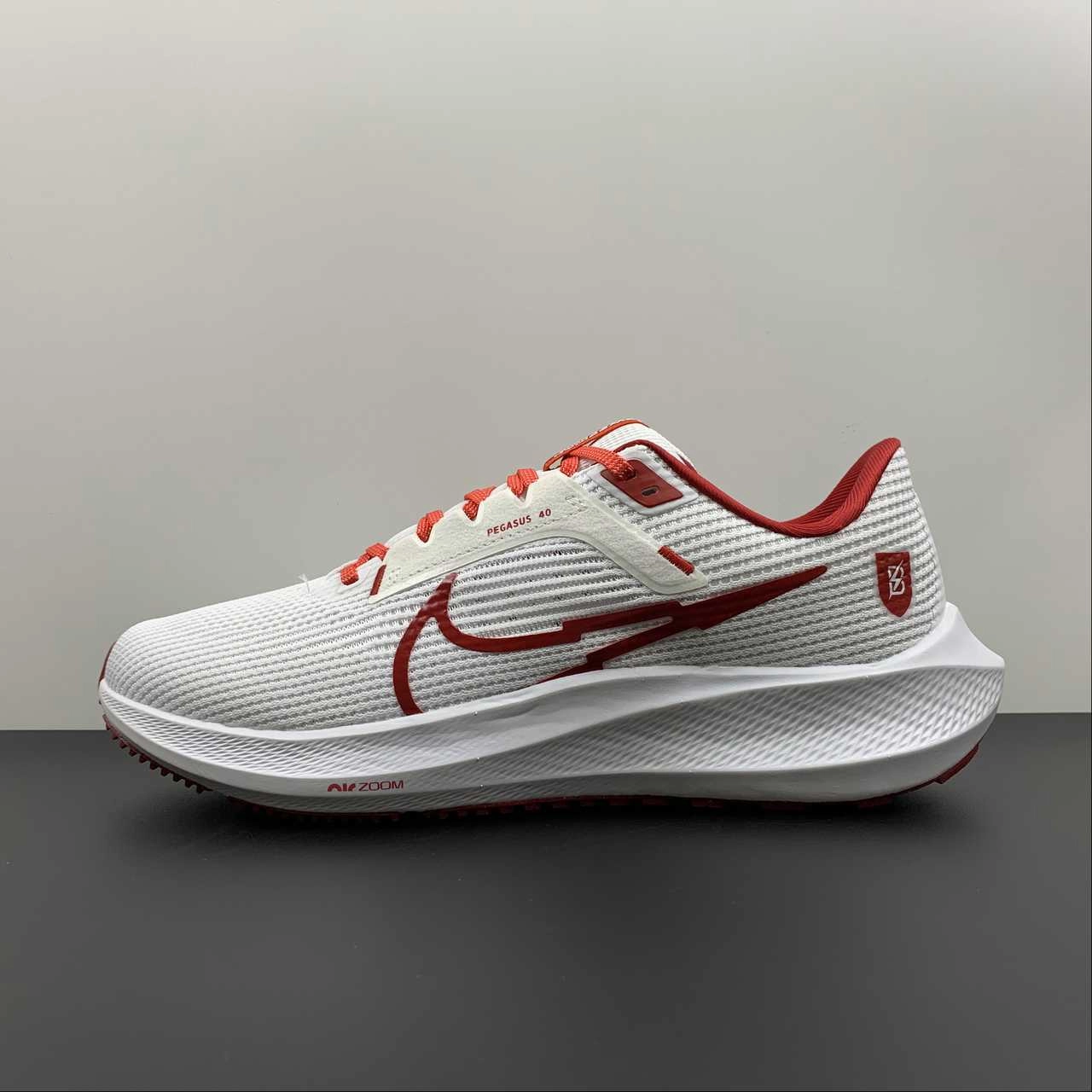 Light emitting Midsoles absorb ground impact to reduce strain Air Zoom Pegasus 40 Bowerman Track Club FJ2844-100