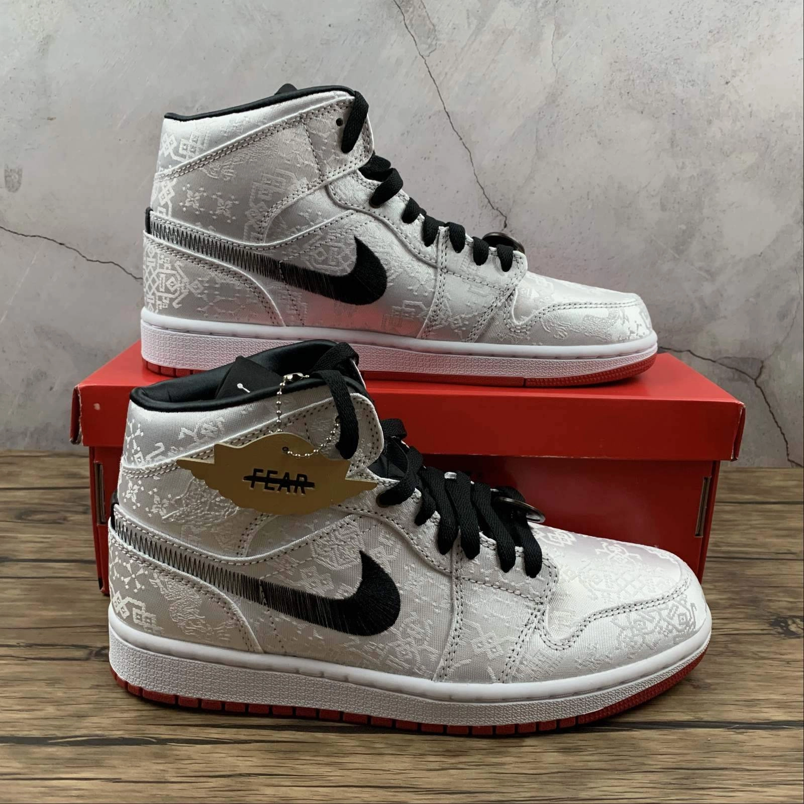 Air Jordan 1 Mid BY EDISON CHEN Pressure Zoned Cushioning Performance Step