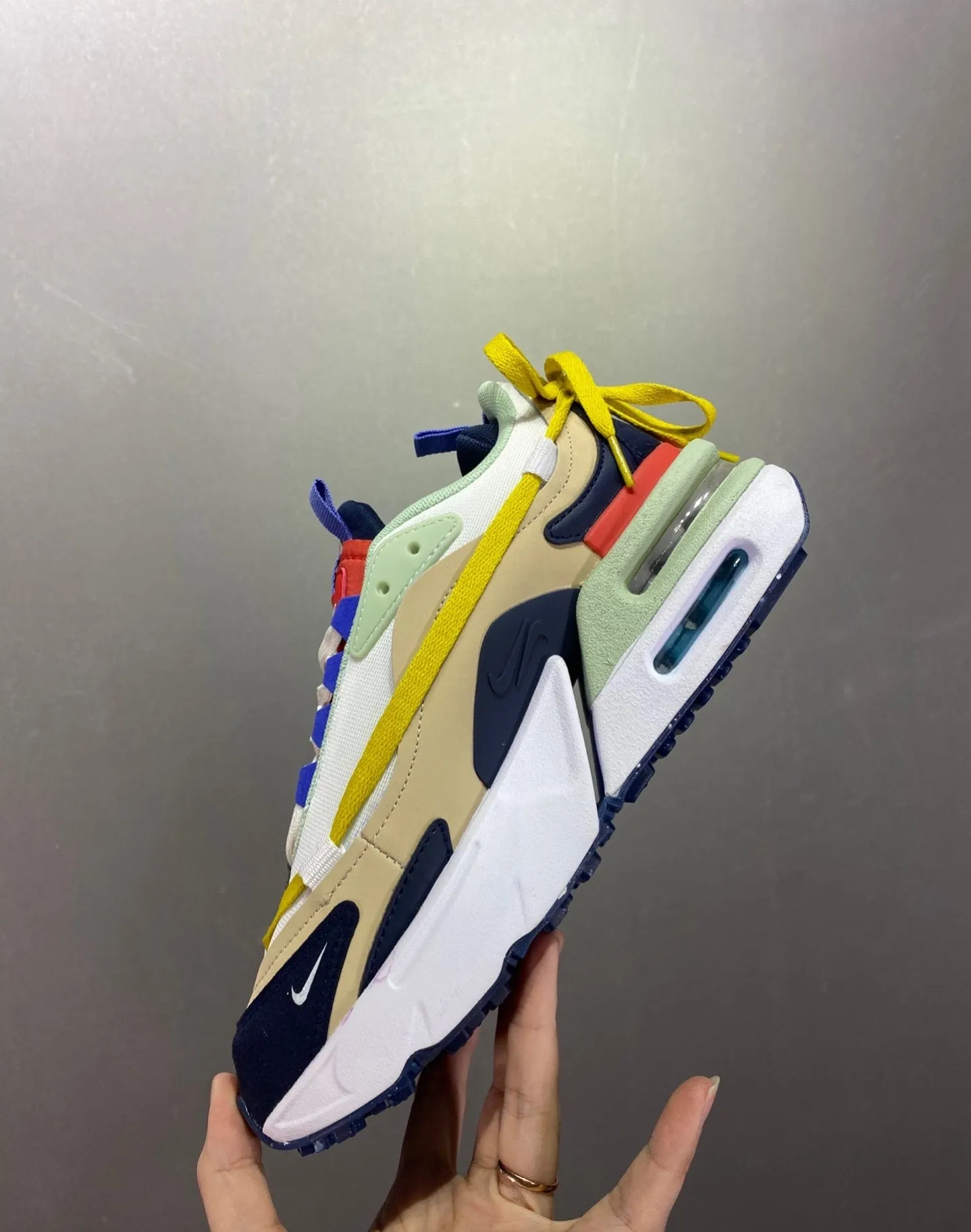 Air Max Furyosa Rattan Summit White Obsidian CZ4149-200 Functional Design